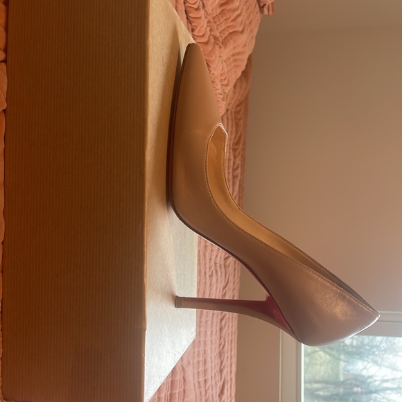 Christian Louboutin Apostrophe Pump Nude - Picture 2 of 6